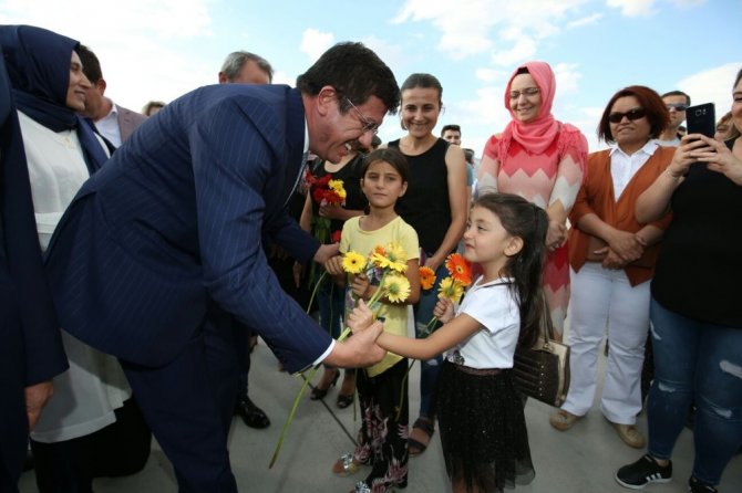 Ekonomi Bakanı Nihat Zeybekci Yunanistan’dan Denizli’ye geldi