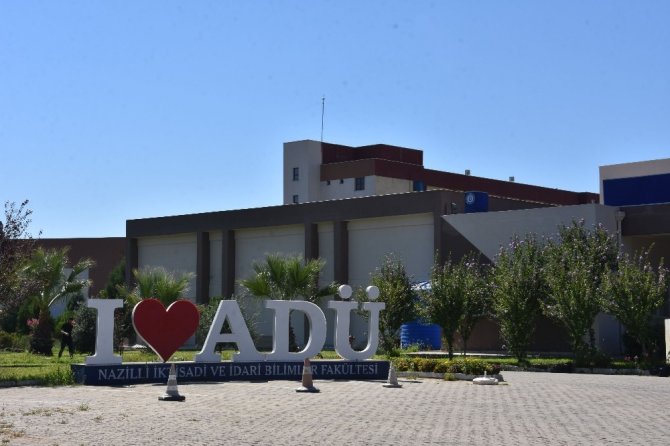 Nazilli Belediyesi, ADÜ konferans solonundaki son ayrıntıları tamamlıyor