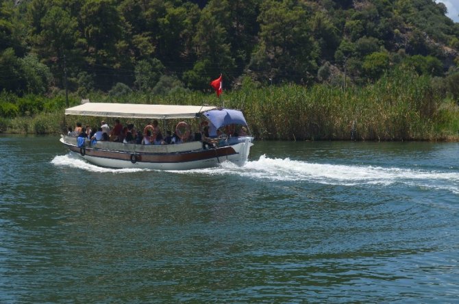 Muğlalı turizmciler Dalyan Kanalı’na toplama merkezi istiyor