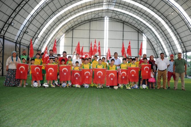 Erdemli Spor’dan şehit Ömer Halisdemir anısına yaz futbol okulu