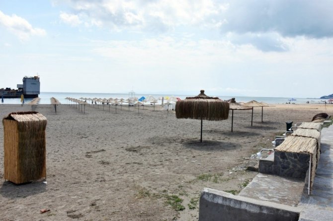 Kumbağ plajında cankurtaran hizmete başladı