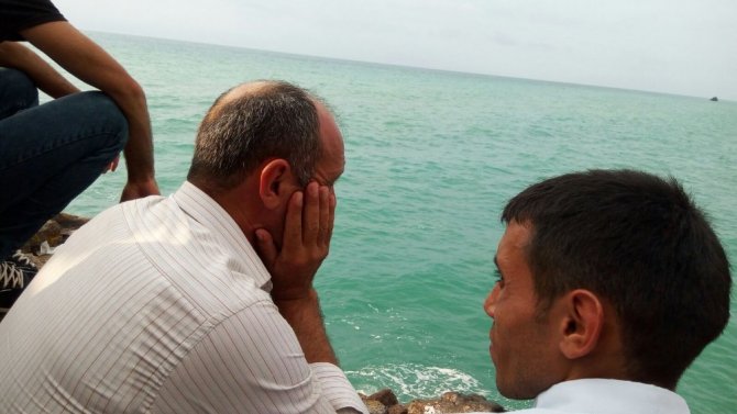 Denizde kaybolan iki arkadaşı arama çalışmalarına ara verildi