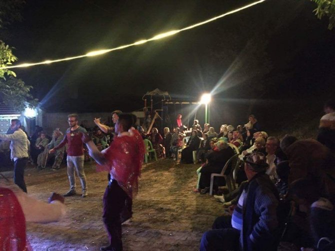 Kızılay Şaphane Şubesinden asker ailelerine gıda yardımı