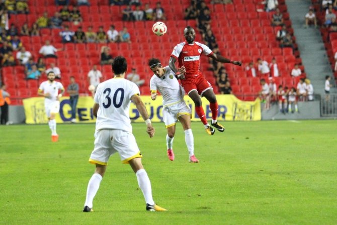 Yeni Samsun 19 Mayıs Stadyumu açılış karşılaşması