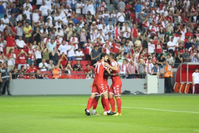 Yeni Samsun 19 Mayıs Stadyumu açılış karşılaşması