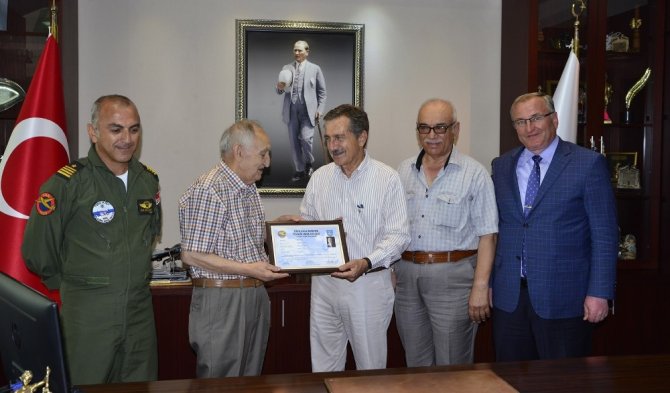 THK’dan Başkan Ataç’a planör uçuş belgesi