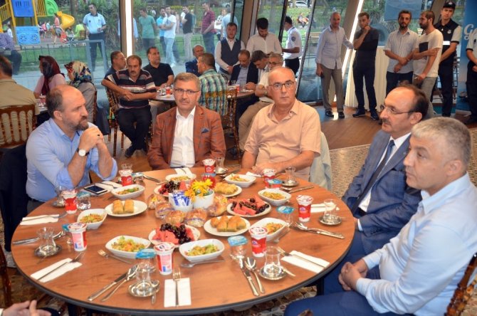 15 Temmuz şehitleri yakınları ve gaziler Valide Sultan Gemisi ile boğaz turu yaptı