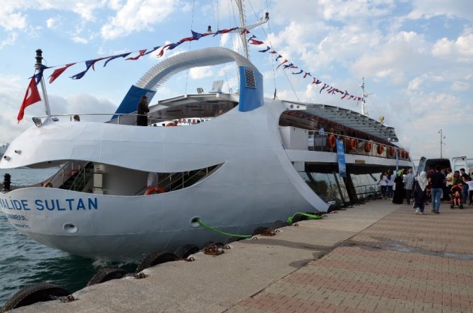 15 Temmuz şehitleri yakınları ve gaziler Valide Sultan Gemisi ile boğaz turu yaptı