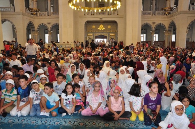Çocuklar Nur Cami’yi doldurdu