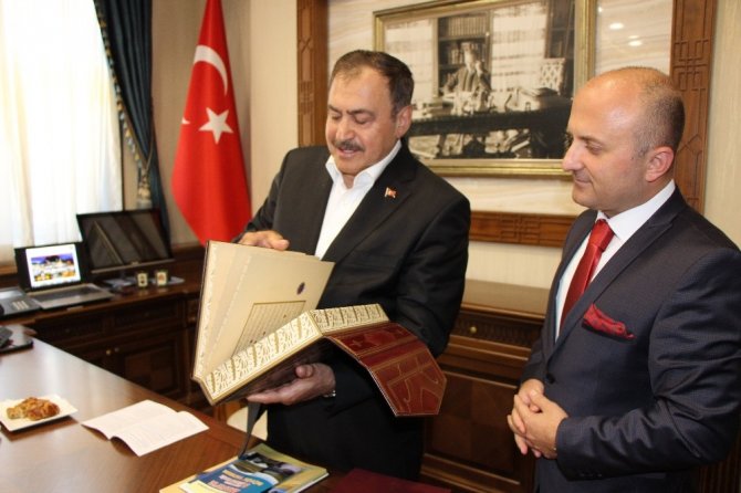 Bakan Eroğlu: "Tertemizse AK Parti’li, pislik götürüyorsa mutlaka CHP’li belediyedir"