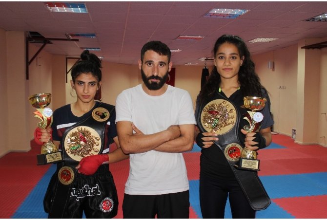 Muay Thai Sporcularından Siverek’e 2 Altın Kemer