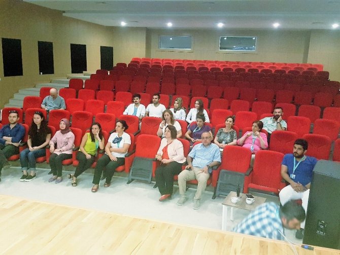 Kırklareli Devlet Hastanesi personelleri engelliler için gönüllü okuyucu oldu