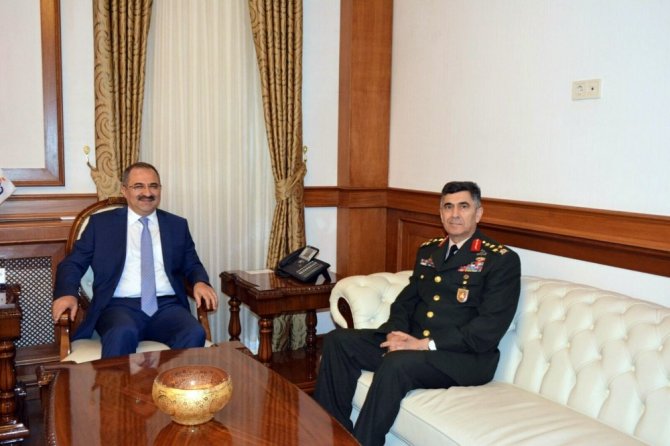 Kara Kuvvetleri Komutanı Orgeneral Çolak’tan Vali Kaban’a veda ziyareti