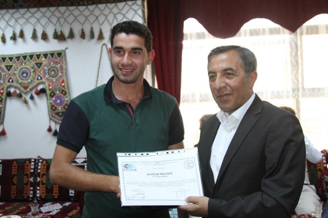 Ardahan’da girişimcilik eğitimi alan kursiyerlere sertifika verildi