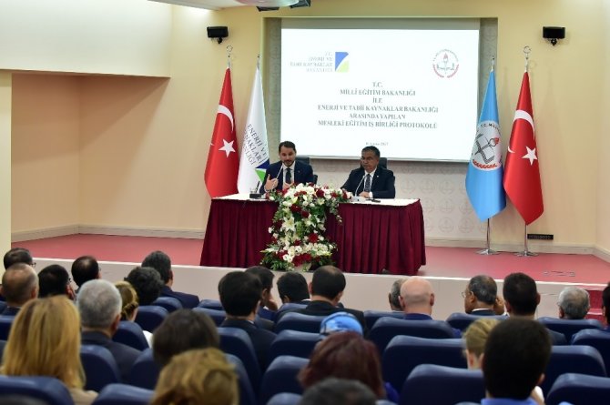 MEB ile Enerji Bakanlığı arasında işbirliği protokolü imzalandı