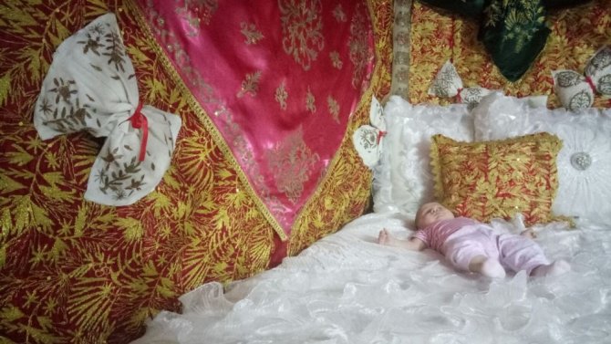 Kütahya’da ’bebeklere doğu yatağı’ geleneği