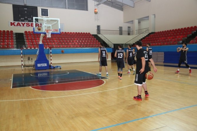 Melikgazi Belediyespor Basketbol Takımı Yerel Lig’de