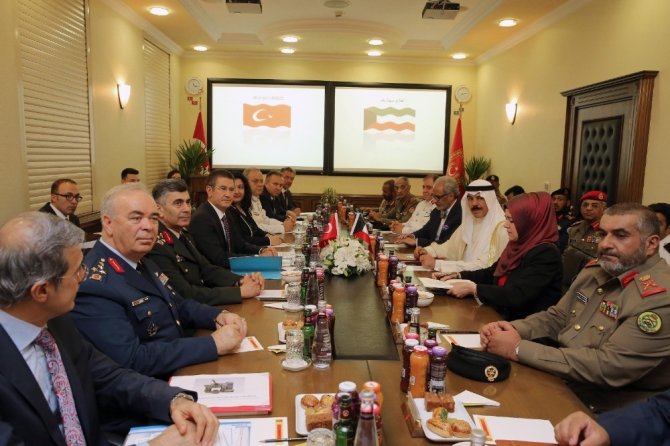 Milli Savunma Bakanı Canikli, Kuveyt Savunma Bakanı ile bir araya geldi