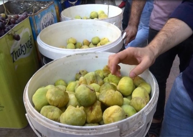 Silopi’de yerli incir satışları ilgi görüyor