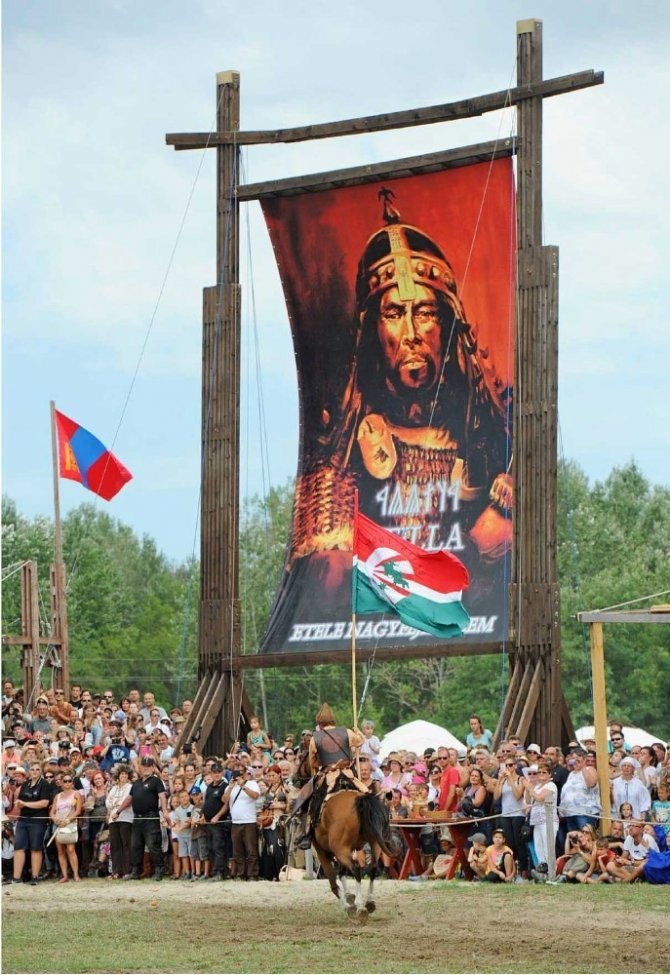 Macaristan’da "Atalar Günü" düzenlendi