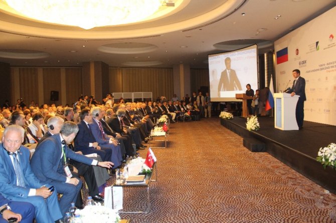 Türkiye-Rusya İş Forumu’nda 100 milyar dolarlık hedef vurgusu