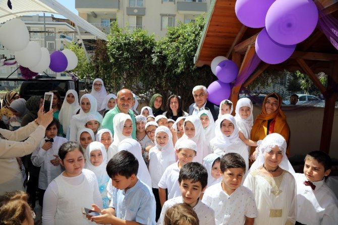 Kur’an-I Kerime geçen öğrencilere taç giydirme töreni yapıldı