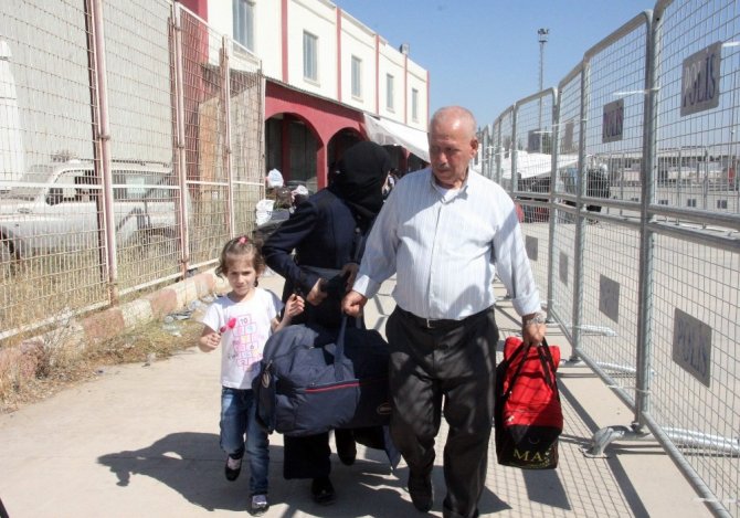 Suriyelilerin ülkelerine gidişleri sürüyor