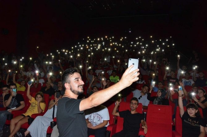 “Cumali Ceber” özel gösterimiyle Adana’da