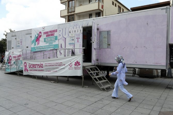 Mobil Mamografi Tırı Kent Meydanı’nda