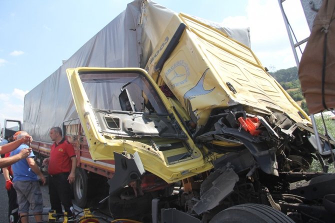 TEM’de feci kaza: 1 ölü 1 yaralı