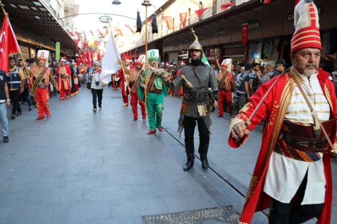 Adalet Bakanı Gül ve ünlü sanatçılar Antep Fıstığı için yürüdü