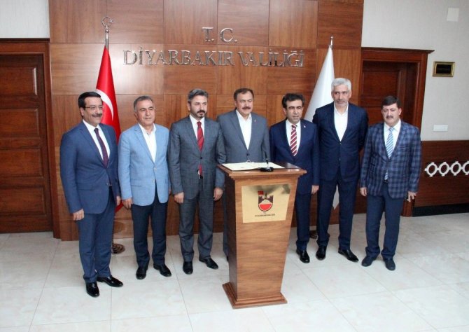 Bakan Eroğlu, Diyarbakır’da 5 tesisin temel atma törenine katıldı