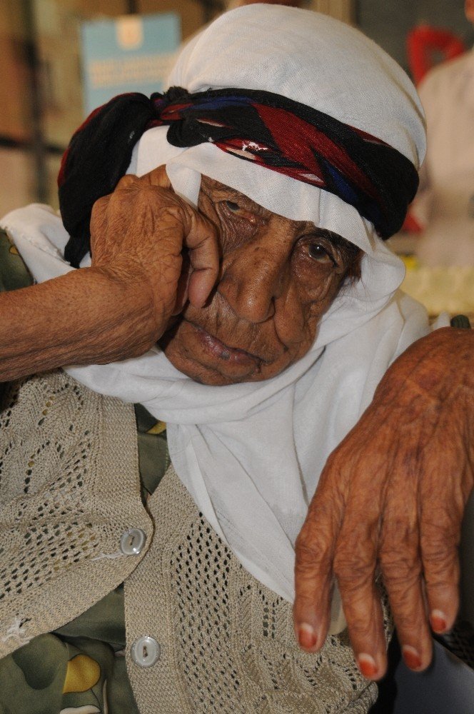 93 yaşındaki hastaya doğum günü sürprizi