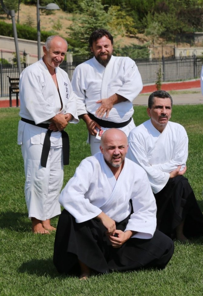 Başkent’te aikido antrenörlüğü için uzmanlardan ders alıyorlar