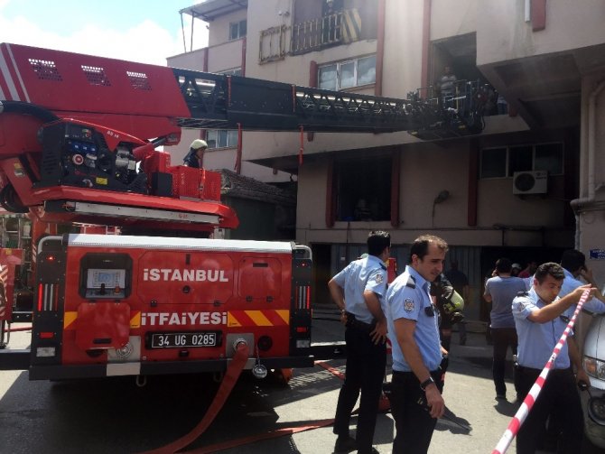 Zeytinburnu’nda iş yerinde yangın: 1 ölü, 10 yaralı