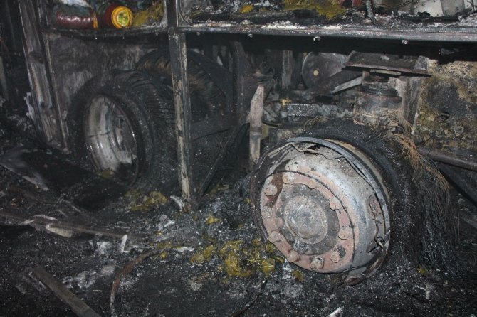 Amasya’da yolcu otobüsü yandı