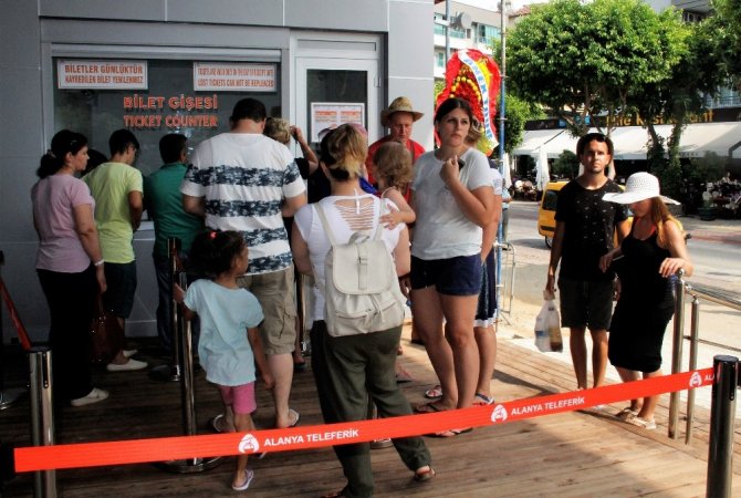 Alanya Teleferik ilk gününde rekor yolcu taşıdı