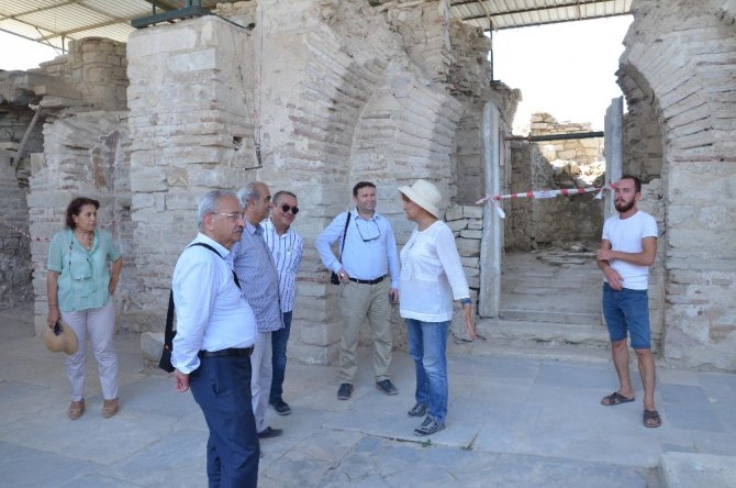 Bursa Büyükşehir Belediyesinden Kuşadası’ndaki tarihi merkezlere ziyaret