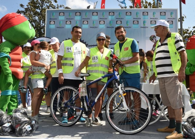 İstanbullular bisikletle boğazı turladı