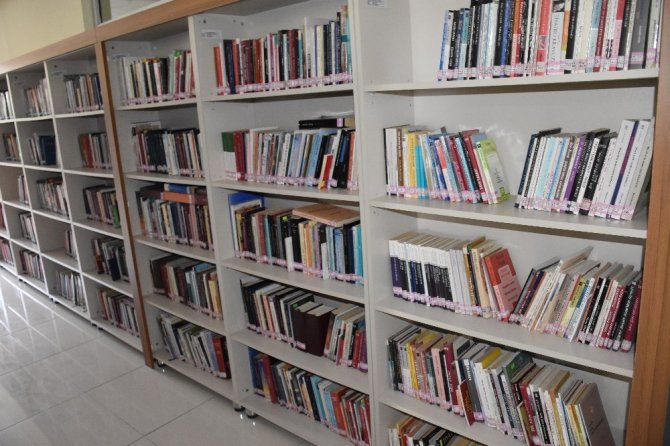 Genç’te öğrenciler, kütüphaneden 6 ayda 22 binkez yararlandı