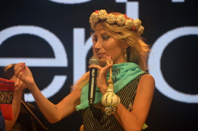 Ünlü sanatçı İrem Derici, "En sevdiğim yemek kuru fasulye"