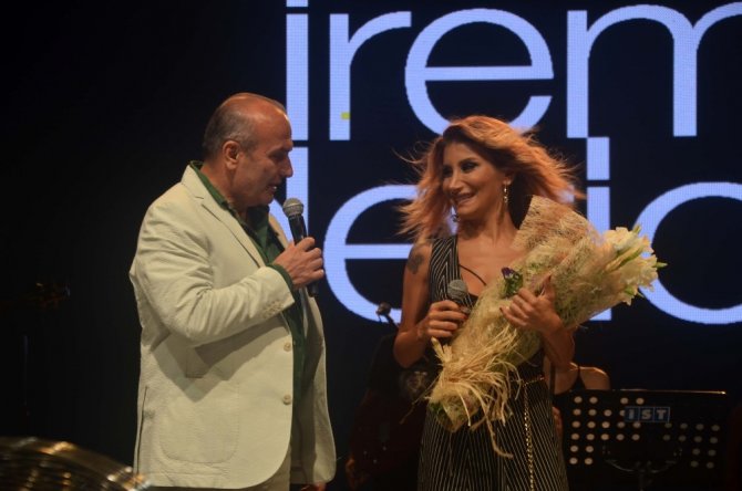 Ünlü sanatçı İrem Derici, "En sevdiğim yemek kuru fasulye"