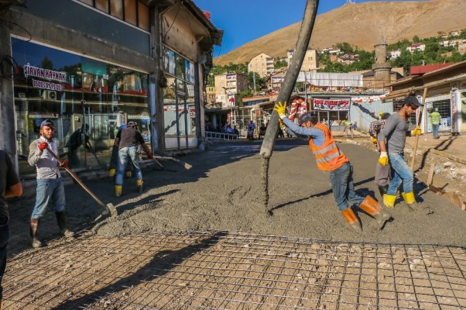 Bitlis’te Sokak sağlıklaştırma çalışmaları devam ediyor