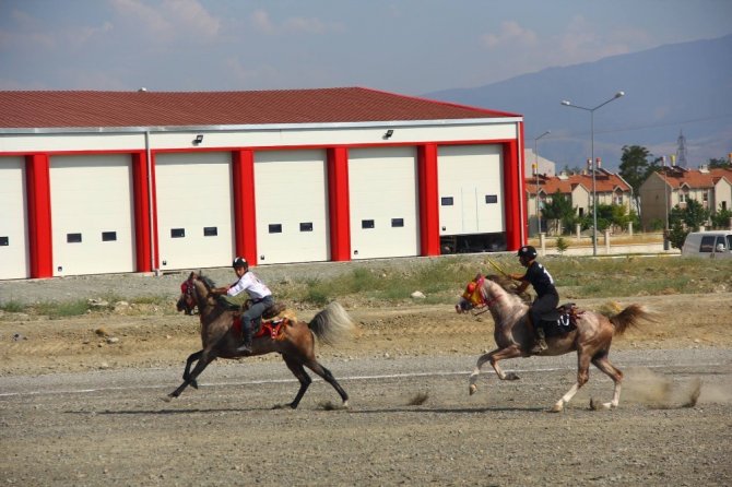 Erzincan’da Atlı Cirit 1. Lig’e Yükselme Heyecanı
