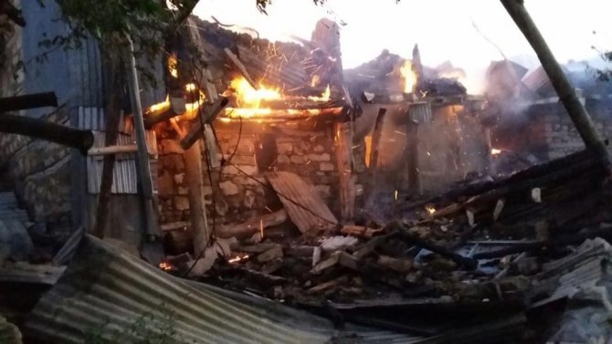 Kemaliye’de 11 ev yandı