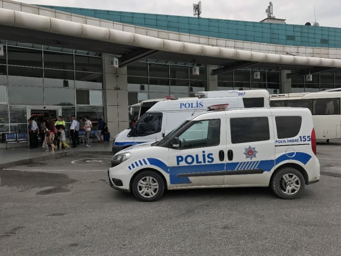 Sakarya Büyükşehir Terminalinde silahlı kavga: 1 yaralı