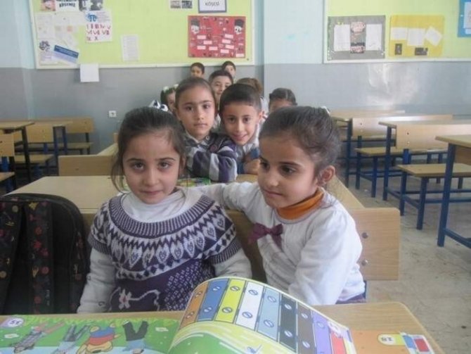 Milli Eğitimin kararı misafir statüsünde bulunup herhangi bir kaydı bulunmayan koruma altındaki Suriyeli çocukları kapsayacak