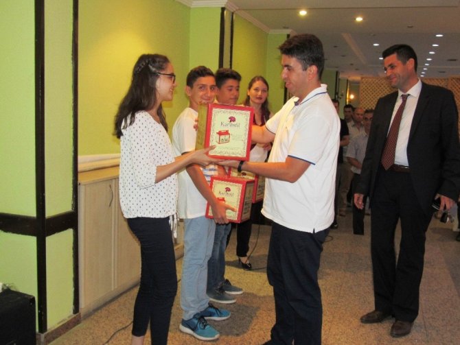 Pınarhisarlı başarılı öğrencilere ödül
