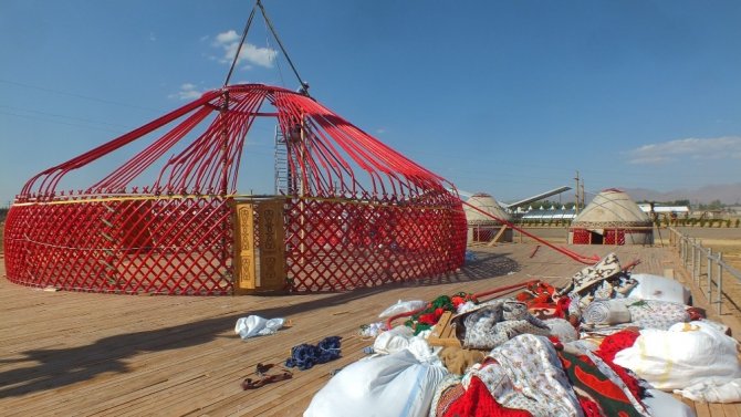 Cumhurbaşkanı Erdoğan için kıl çadırları kuruluyor