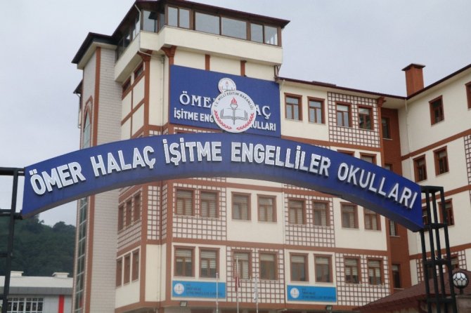 Rize’de işitme engelli miniklerin sınıfları kapatılıyor